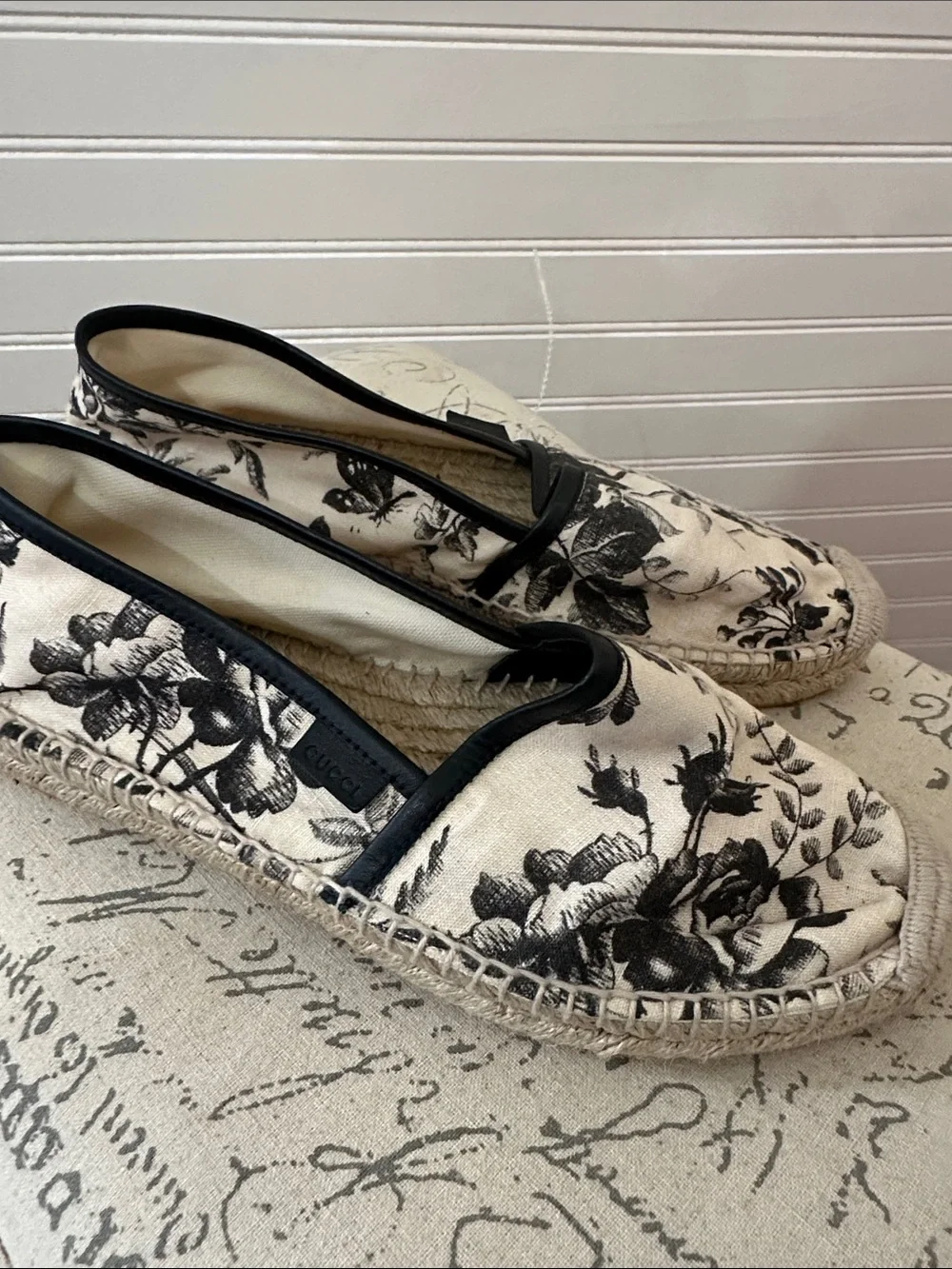 Gucci espadrille flats
